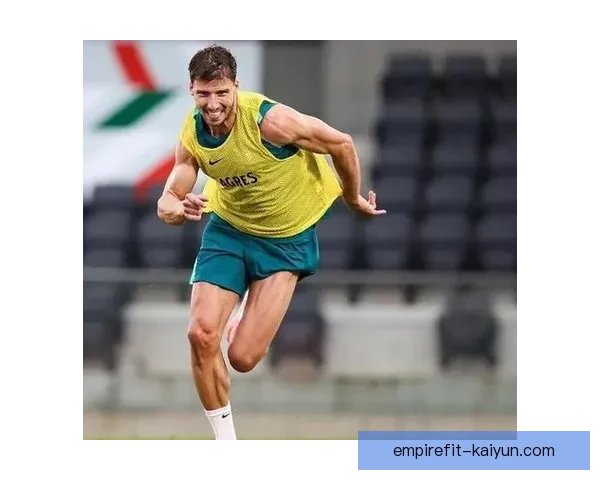 鲁本·迪亚斯在曼城发挥稳定，状态持续提升备受关注